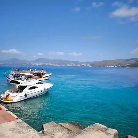 Botel Travel *
